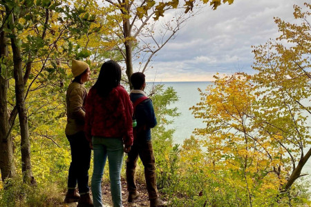 fall photoshoot erie bluffs hikers hiking cropped 2