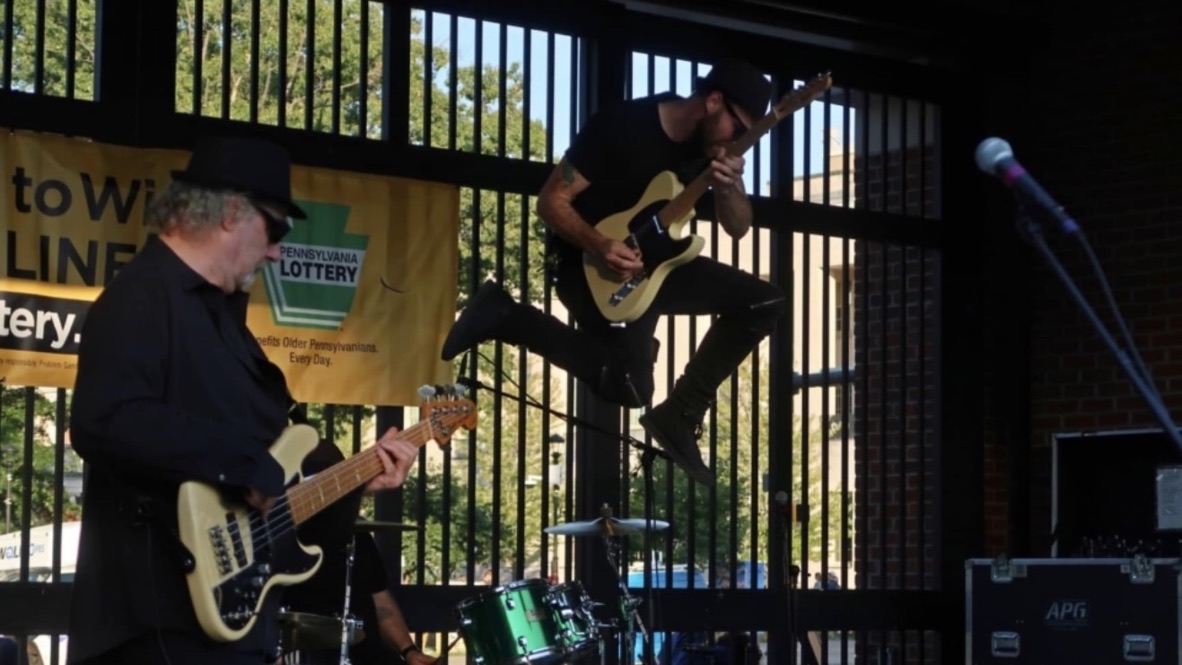 Live Music at Oliver's Beer Garden - Matty And The Pickles